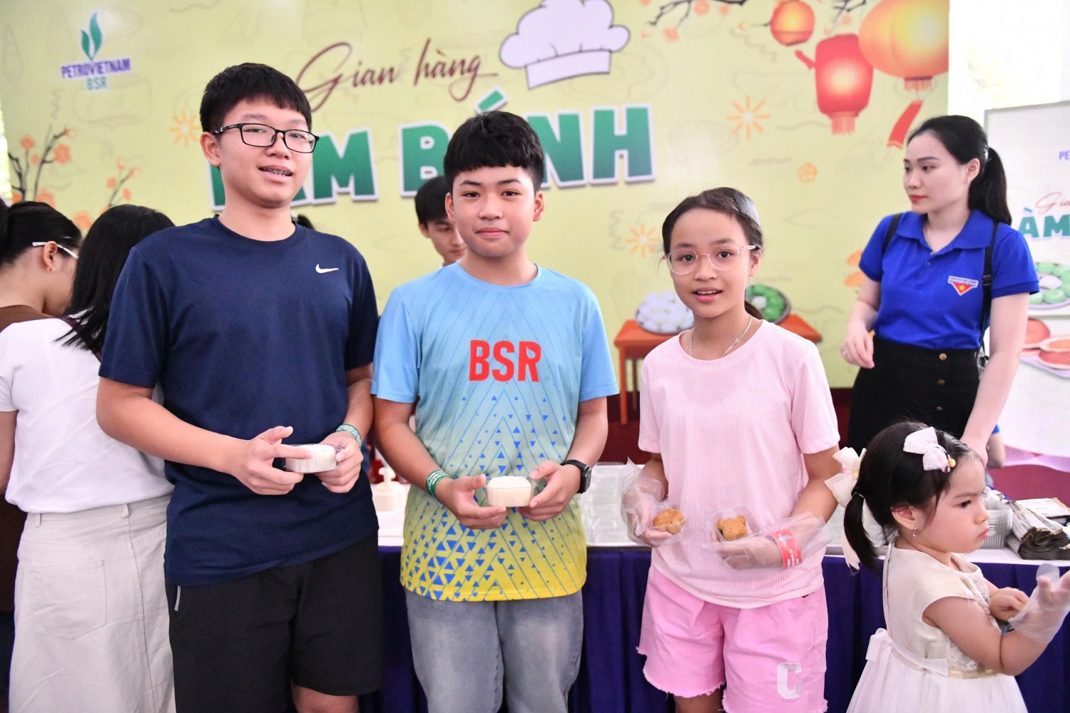 Trải nghiệm làm bánh nướng, bánh dẻo – hoạt động mang đậm nét truyền thống Tết Trung thu Việt Nam Trải nghiệm làm bánh nướng, bánh dẻo – hoạt động mang đậm nét truyền thống Tết Trung thu Việt Nam