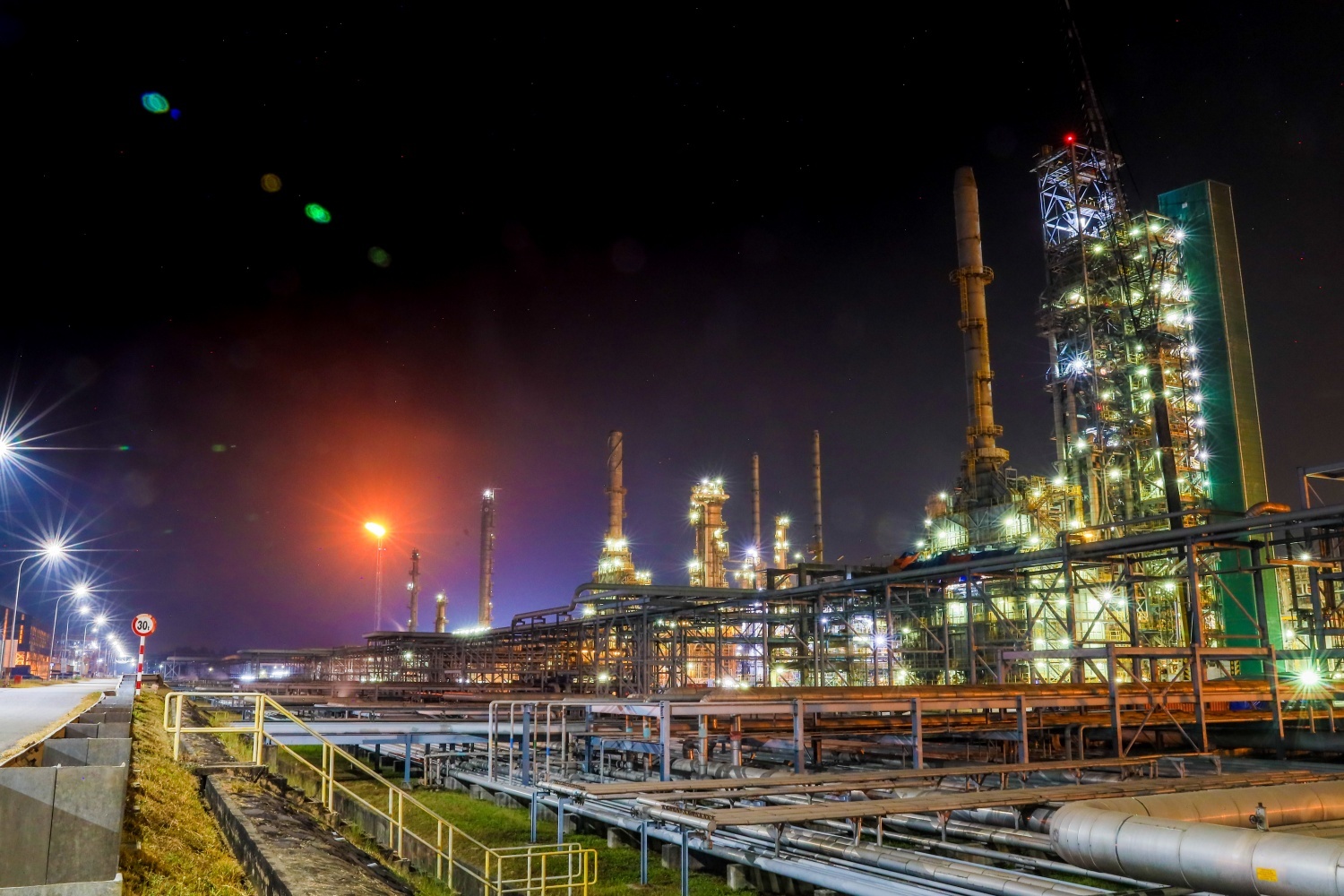 Nhà máy lọc dầu Dung Quất, nơi sản xuất thành công nhiên liệu đặc chủng phục vụ quốc phòng BSR tích cực thực hiện sứ mệnh STEM Innovation Petrovietnam