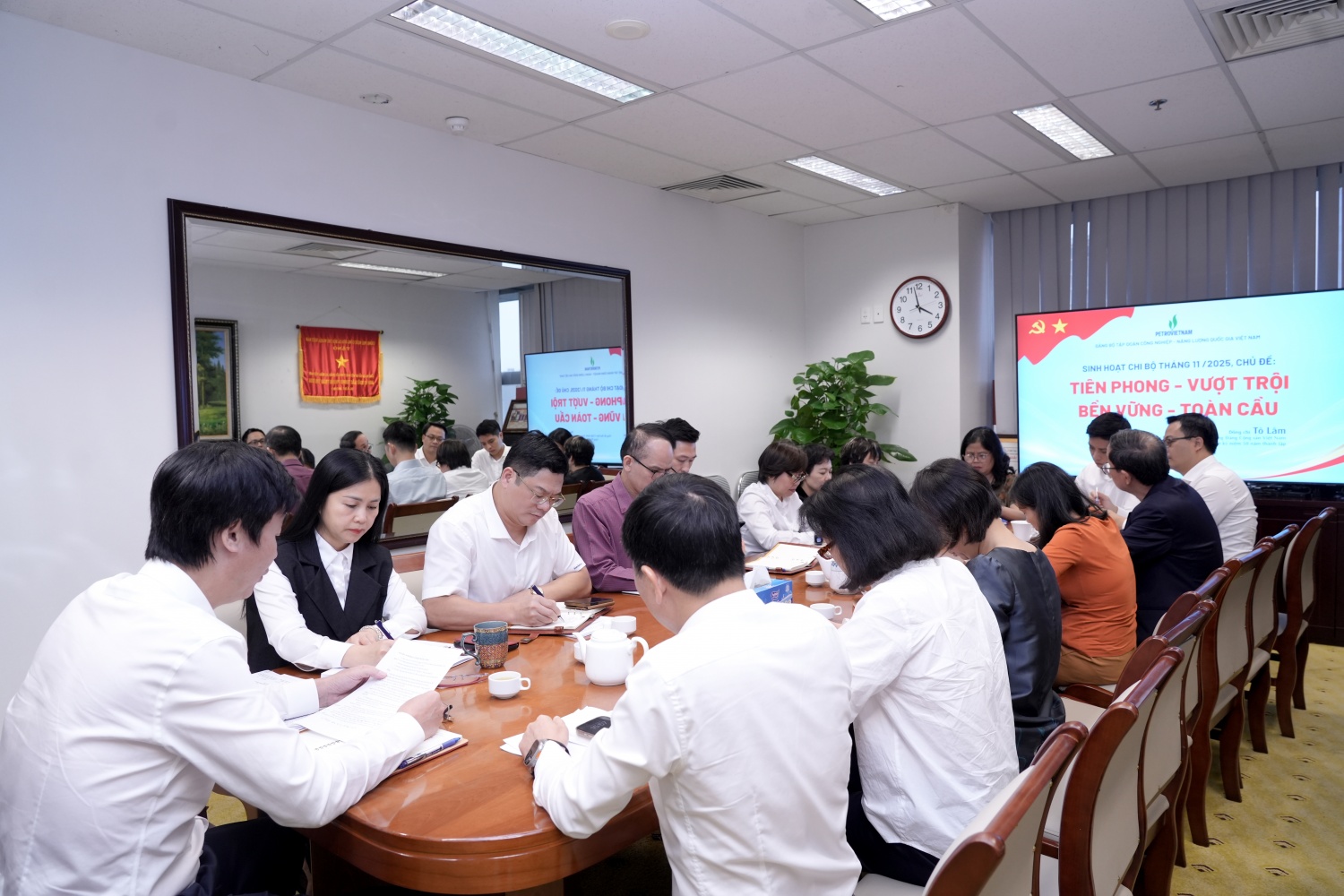 Đảng bộ BMQL&ĐH Petrovietnam quán triệt tinh thần 