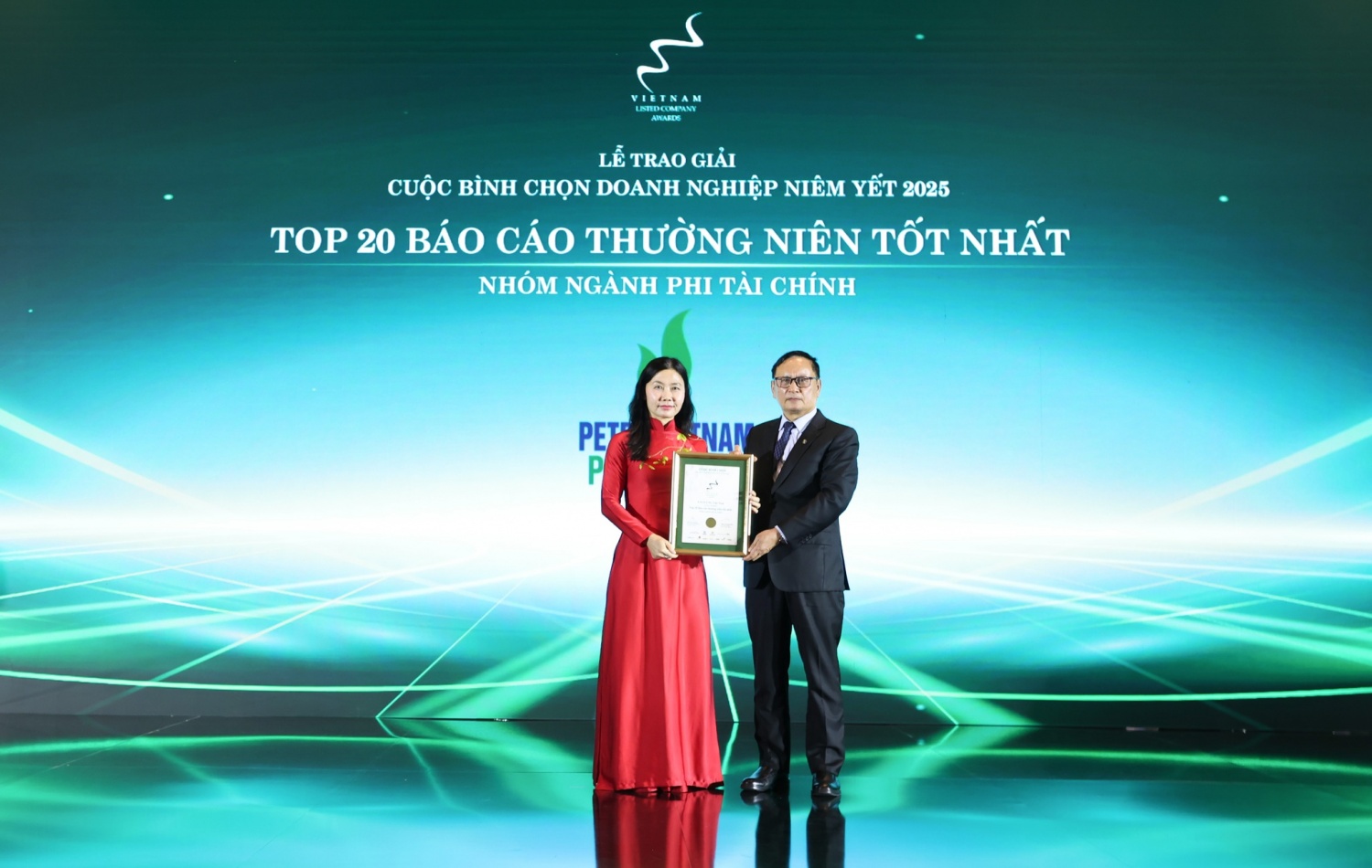 PV GAS CNG lọt top 20 doanh nghiệp có Báo cáo thường niên tốt nhất - nhóm ngành phi tài chính tại Lễ trao giải VLCA