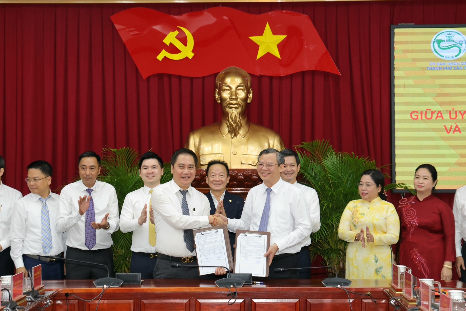 Tập đoàn T&T mong muốn đầu tư vào loạt dự án đô thị, năng lượng lớn ở Cần Thơ
