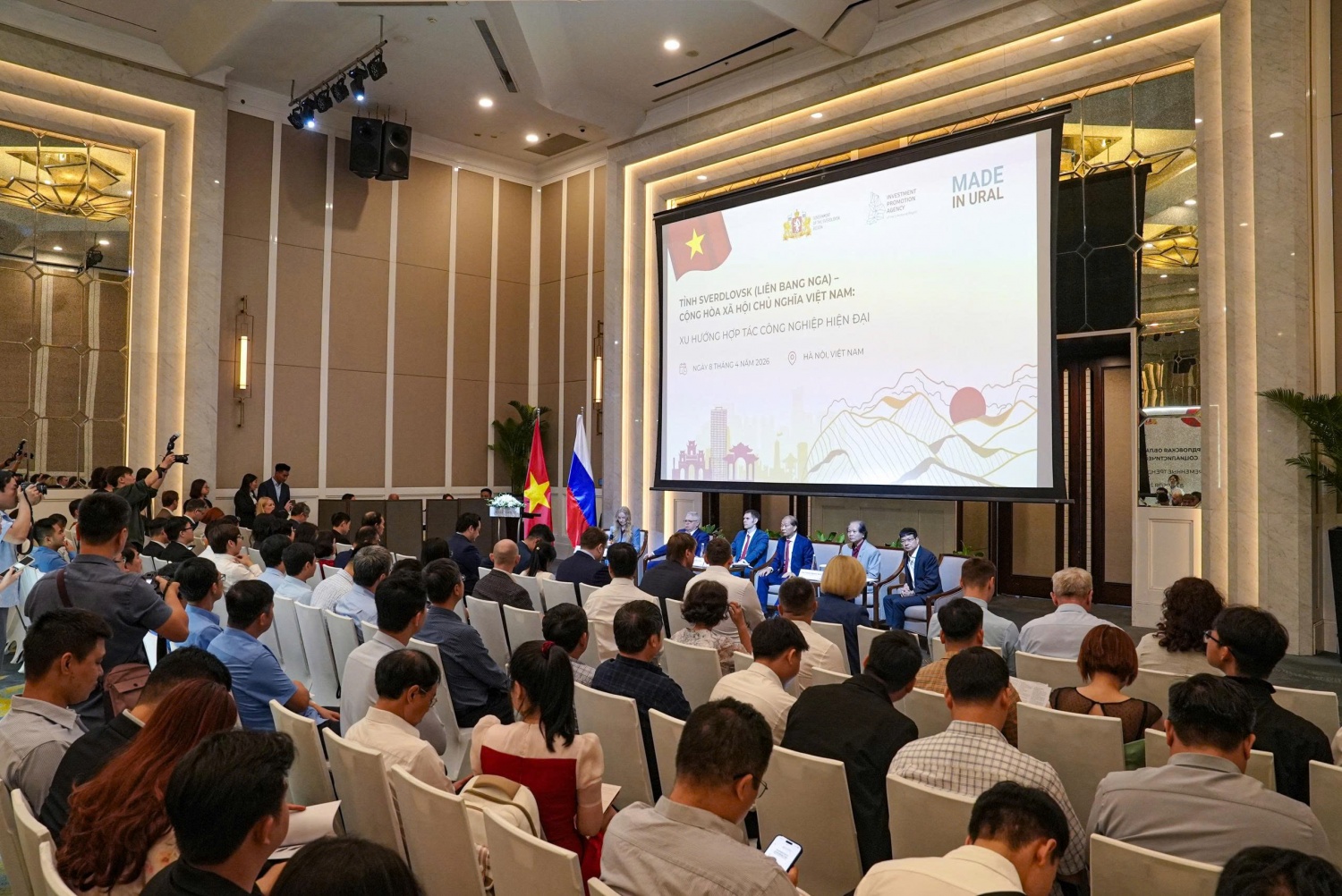 Sverdlovsk (Nga) sẵn sàng thúc đẩy các dự án năng lượng với Việt Nam