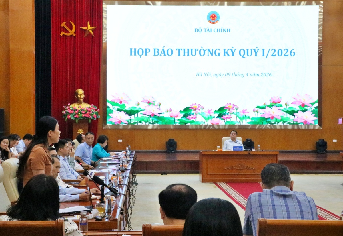 Bộ Tài chính tiếp tục hoàn thiện chính sách tài khóa kiểm soát giá xăng dầu