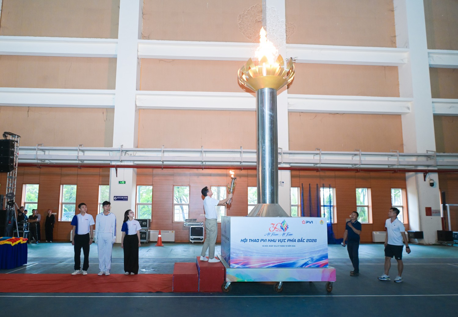 Ông Nguyễn Tuấn Tú - Bí thư Đảng ủy, Phó Chủ tịch HĐQT, Tổng Giám đốc PVI thắp đuốc khai mạc Hội thao PVI khu vực phía Bắc năm 2026. Ông Nguyễn Tuấn Tú - Bí thư Đảng ủy, Phó Chủ tịch HĐQT, Tổng Giám đốc PVI thắp đuốc khai mạc Hội thao PVI khu vực phía Bắc năm 2026.