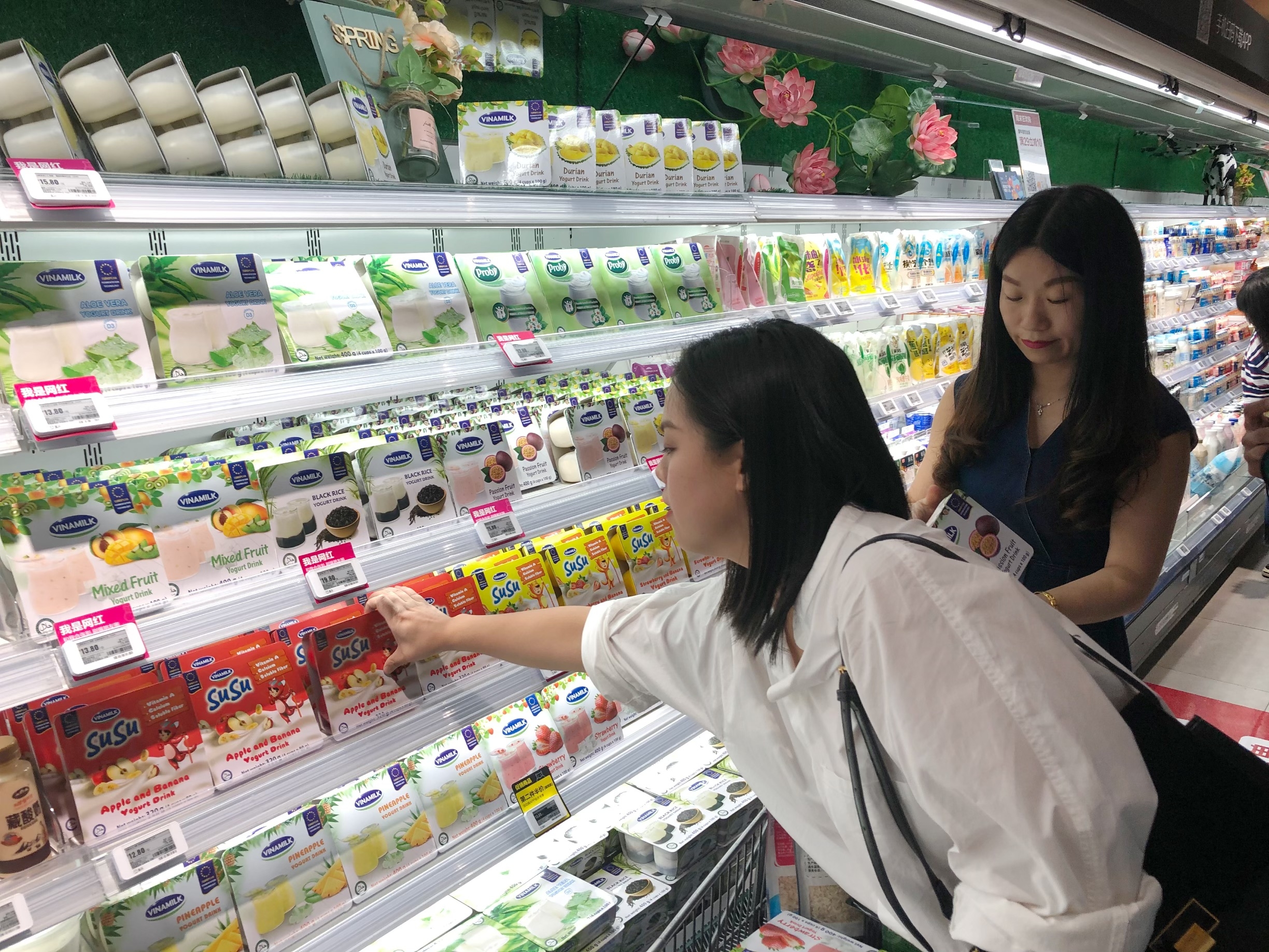Tin vui về lô sữa xuất khẩu đầu năm từ Vinamilk hứa hẹn một năm lạc quan cho ngành sữa Tin vui về lô sữa xuất khẩu đầu năm từ Vinamilk hứa hẹn một năm lạc quan cho ngành sữa