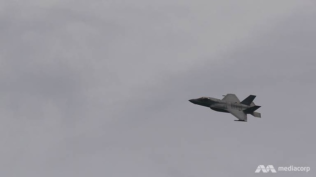 F-35B Mỹ phô diễn sức mạnh tại triển lãm hàng không Singapore F-35B Mỹ phô diễn sức mạnh tại triển lãm hàng không Singapore