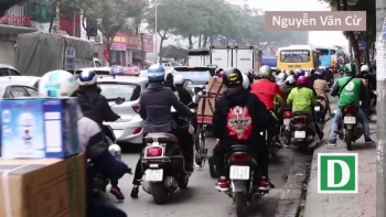 Giao thông "căng như dây đàn" trên 6 tuyến đường Hà Nội nghiên cứu cấm xe máy