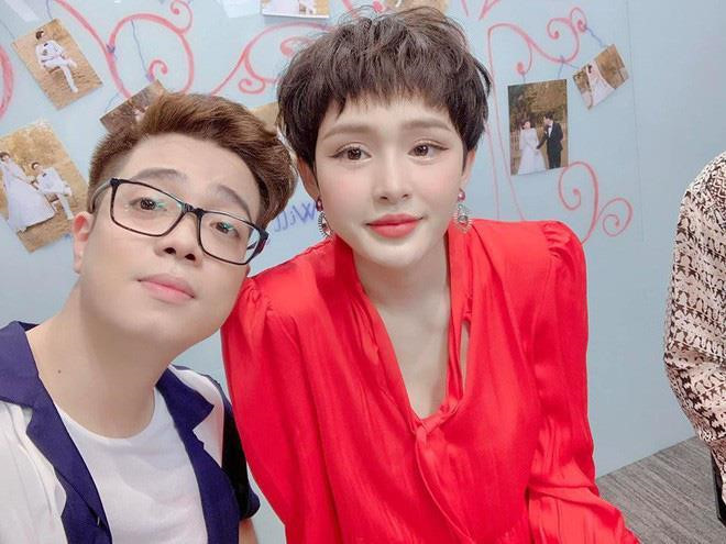 Sao Việt ngày 20/8: Angela Phương Trinh và dàn sao nữ bị 'ném đá' vì mặc áo lông thú sao viet ngay 208 angela phuong trinh va dan sao nu bi nem da vi mac ao long thu