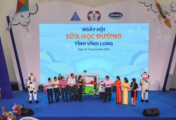 Hơn 46.300 học sinh tỉnh Vĩnh Long được thụ hưởng sữa học đường năm học 2020-2021 Hơn 46.300 học sinh tỉnh Vĩnh Long được thụ hưởng sữa học đường năm học 2020-2021