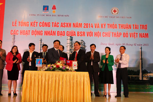 Phó thủ tướng Hoàng Trung Hải, lãnh đạo PVN và TW Hội Chữ thập đỏ Việt Nam thăm chúc tết Công ty Lọc hóa dầu Bình Sơn