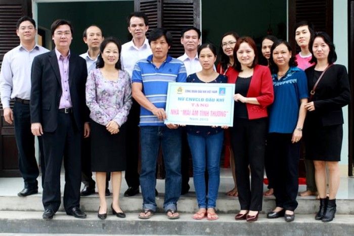 trao nha mai am tinh thuong va ho tro nguoi lao dong bi tai nan tai quang ngai