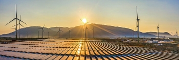 Làm gì để thu hút đầu tư  vào năng lượng tái tạo?