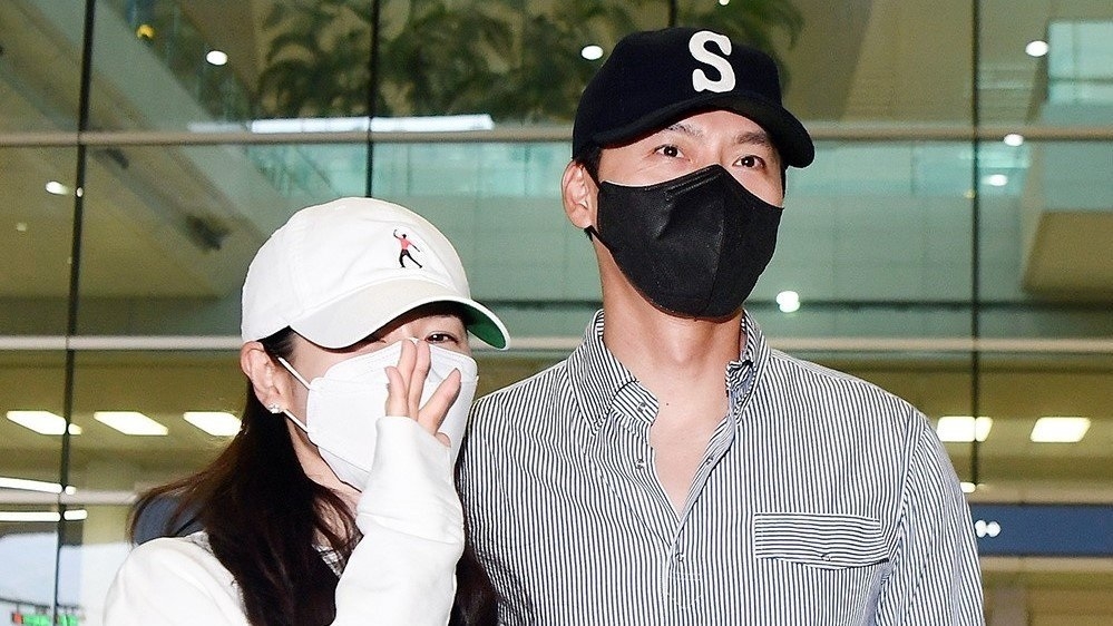 Sao Hàn hôm nay 30/4: Son Ye Jin và Hyun Bin trở về Hàn Quốc sau tuần trăng mật ở Mỹ