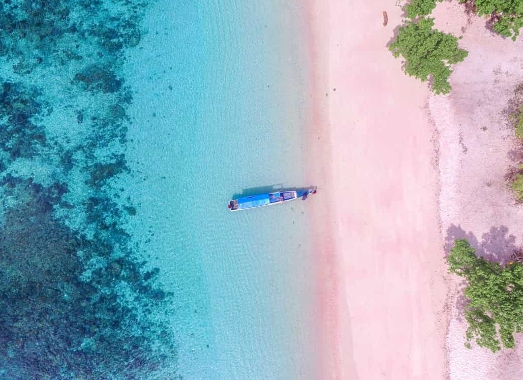 Chiêm ngưỡng những bãi biển nhiều màu sắc độc đáo nhất hành tinh