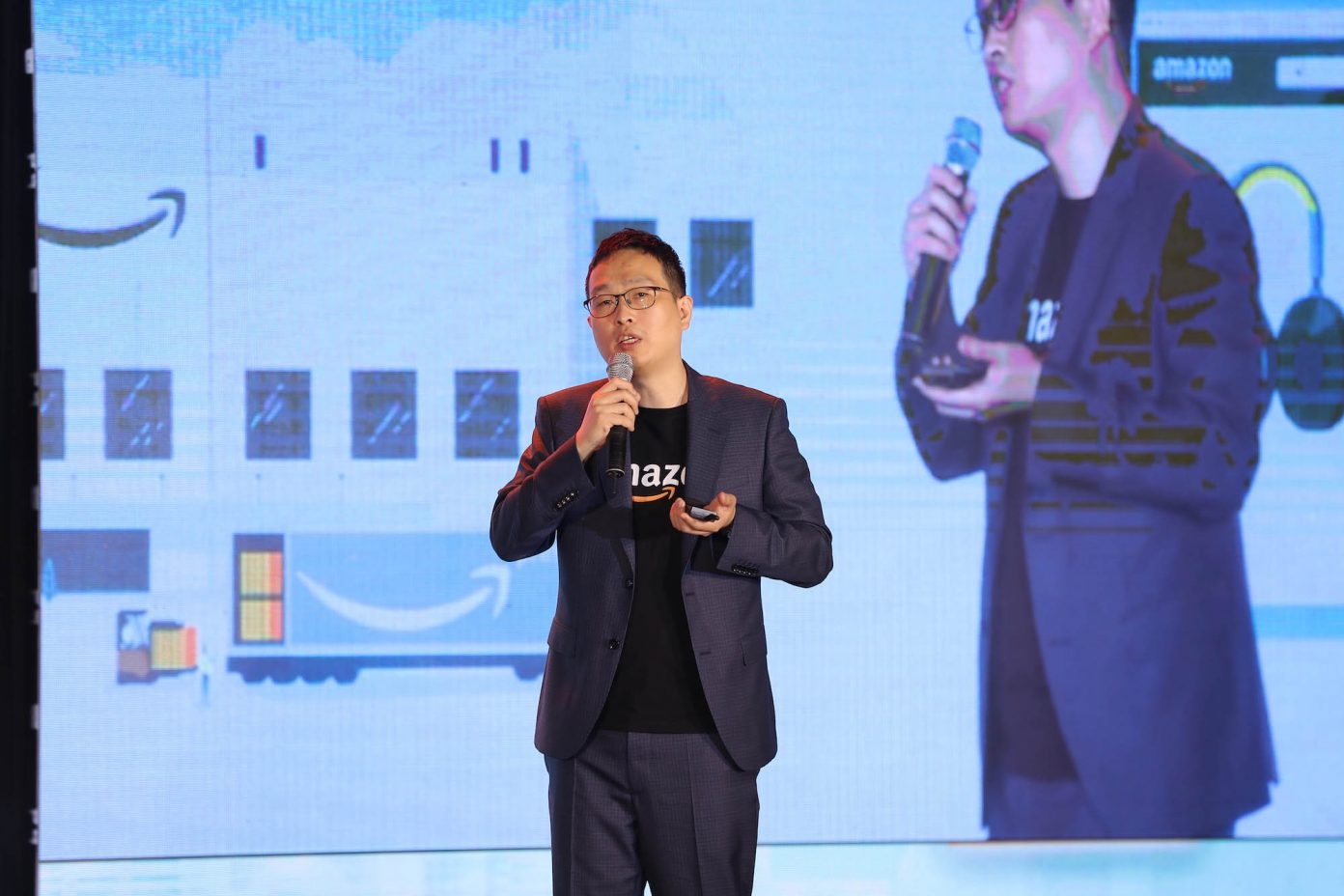 Amazon hỗ trợ tăng lượng hàng Việt xuất bán ra thế giới IDEA - Amazon miễn phí hỗ trợ doanh nghiệp Việt tham gia thương mại điện tử