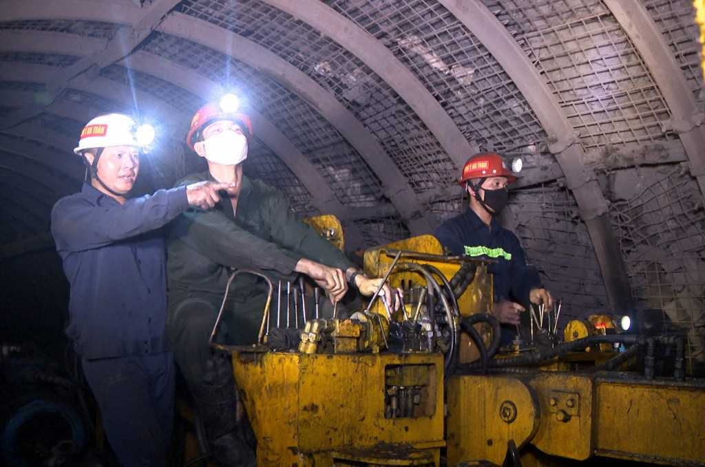 Quảng Ninh tháo gỡ khó khăn cho ngành than - điện