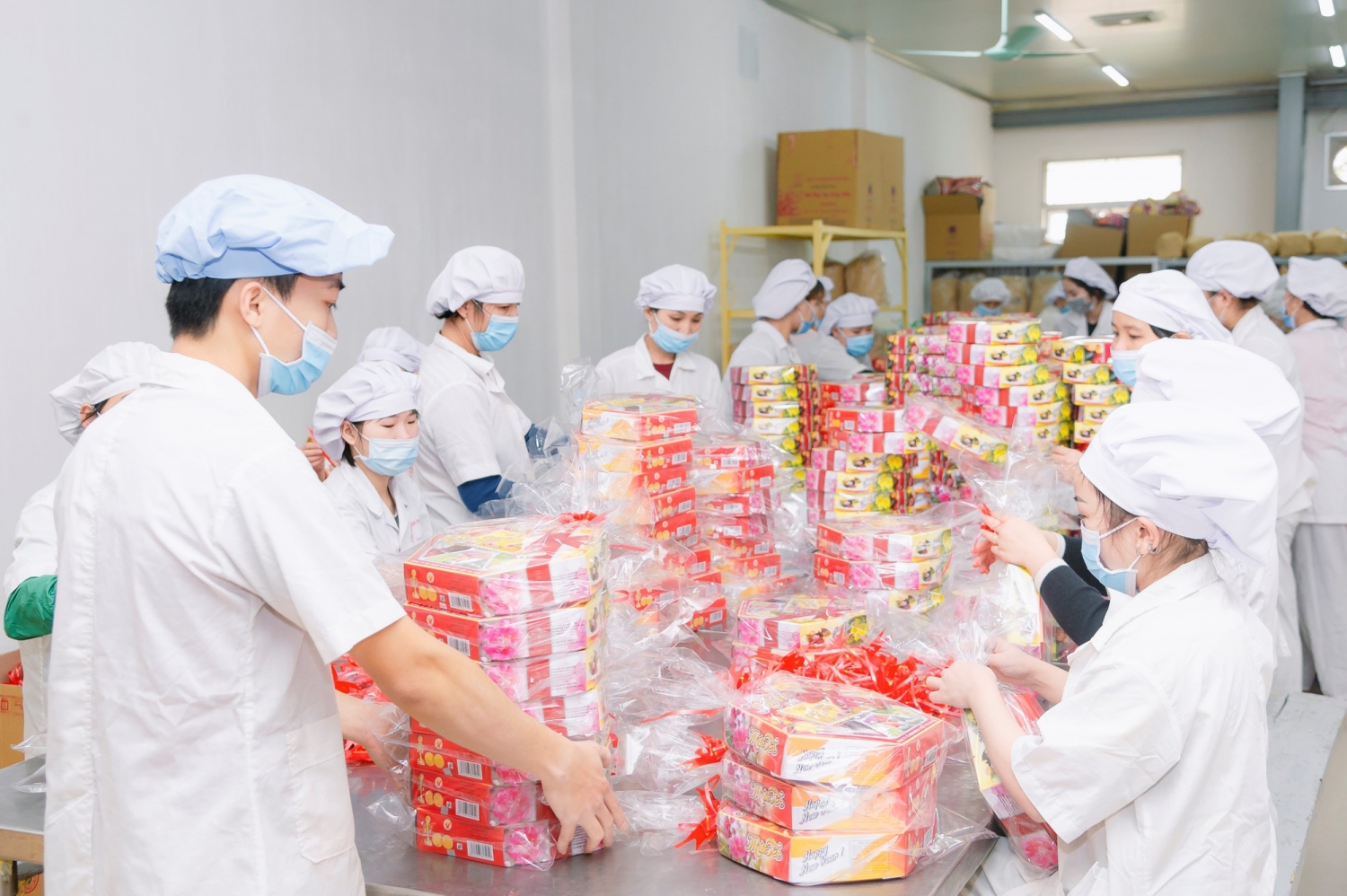 Thị trường bánh kẹo Tết 2021 tại Hà Nội đang sôi động