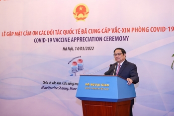 Thủ tướng: Năm 2022, Việt Nam phấn đấu chiến thắng dịch bệnh, từng bước "bình thường hóa" với dịch COVID-19