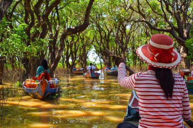 Đẹp mê hồn những ngôi làng bồng bềnh trên mặt nước dep me hon nhung ngoi lang noi bong benh tren mat nuoc