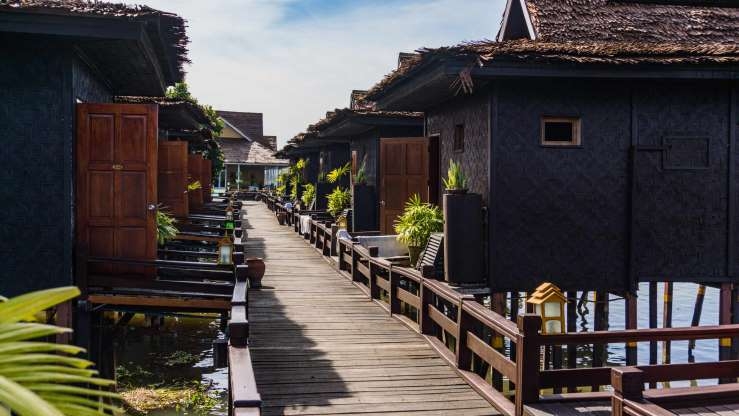 Đẹp mê hồn những ngôi làng bồng bềnh trên mặt nước dep me hon nhung ngoi lang noi bong benh tren mat nuoc