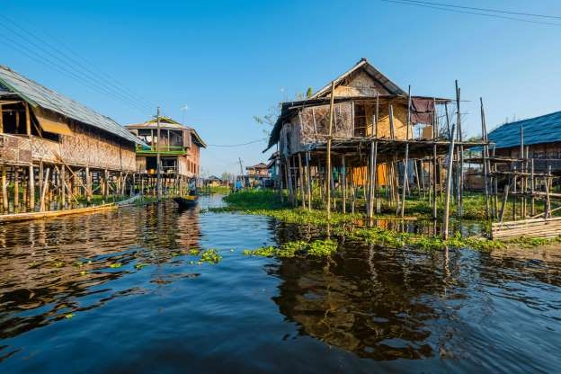 Đẹp mê hồn những ngôi làng bồng bềnh trên mặt nước dep me hon nhung ngoi lang noi bong benh tren mat nuoc