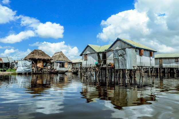 Đẹp mê hồn những ngôi làng bồng bềnh trên mặt nước dep me hon nhung ngoi lang noi bong benh tren mat nuoc