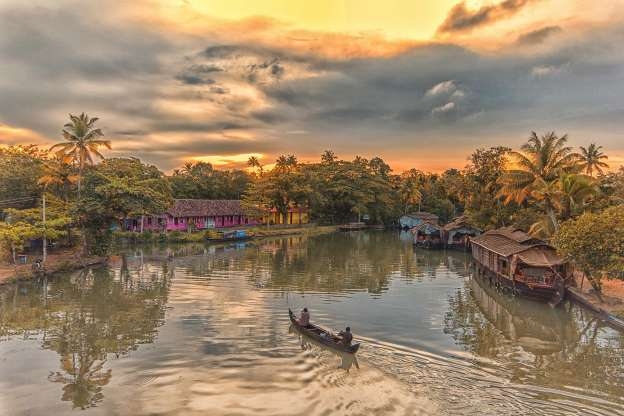 Đẹp mê hồn những ngôi làng bồng bềnh trên mặt nước dep me hon nhung ngoi lang noi bong benh tren mat nuoc