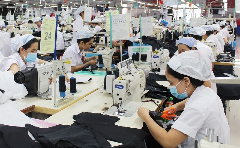 Tin tức kinh tế ngày 18/5: Việt Nam vẫn phụ thuộc nguyên phụ liệu dệt may, da giày từ bên ngoài