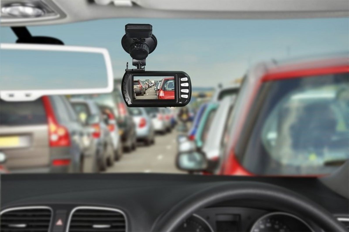 Từ 1/7/2023, xe kinh doanh vận tải phải lắp camera hành trình để được cấp phù hiệu