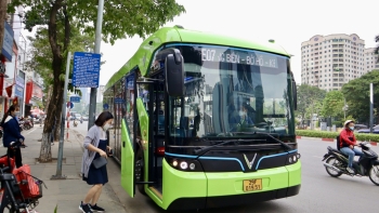 Từ năm 2025: 100% xe buýt thay thế, đầu tư mới sử dụng điện, năng lượng xanh