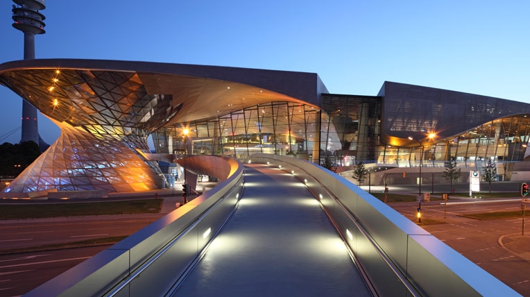 bmw welt kien truc ben vung than thien voi moi truong