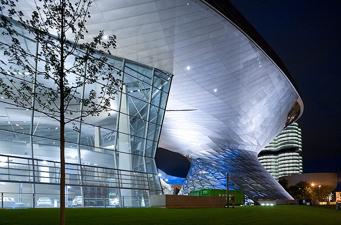 bmw welt kien truc ben vung than thien voi moi truong