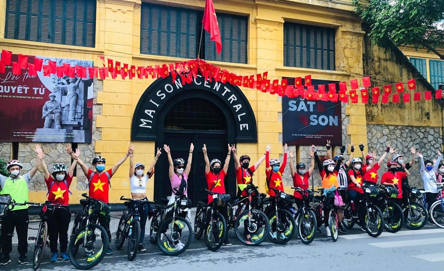 Ra mắt chùm tour khám phá Hà Nội bằng xe đạp