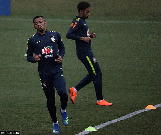 Neymar hồi phục chấn thương thần kỳ, sẵn sàng cho World Cup 2018 neymar hoi phuc chan thuong than ky san sang cho world cup 2018