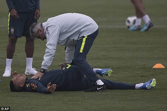 Neymar hồi phục chấn thương thần kỳ, sẵn sàng cho World Cup 2018 neymar hoi phuc chan thuong than ky san sang cho world cup 2018
