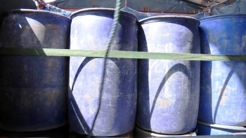 Thu giữ 4.000 lít dầu xuất lậu qua cửa khẩu