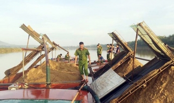 Hà Tĩnh: Lập tổ công tác đặc biệt chống "cát tặc"