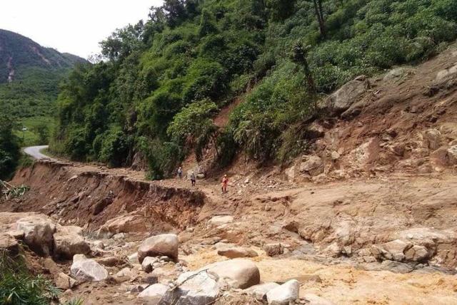 Những hình ảnh đầu tiên về mưa lũ kinh hoàng tại Mường Lát nhung hinh anh dau tien ve mua lu kinh hoang tai muong lat