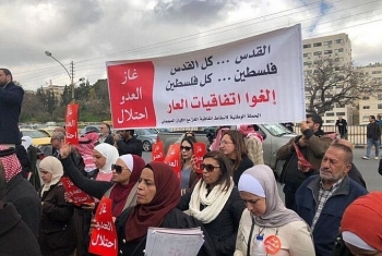 quoc hoi jordani cam nhap khau khi dot cua israel