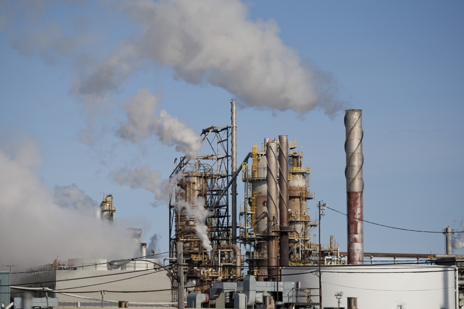 Canada xem xét đẩy lùi mục tiêu giảm ô nhiễm ngành dầu mỏ