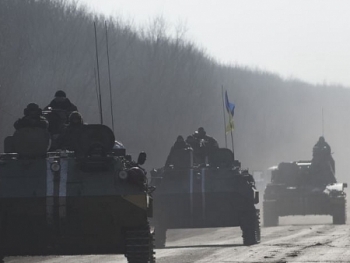 hoa binh go cua mien dong ukraine