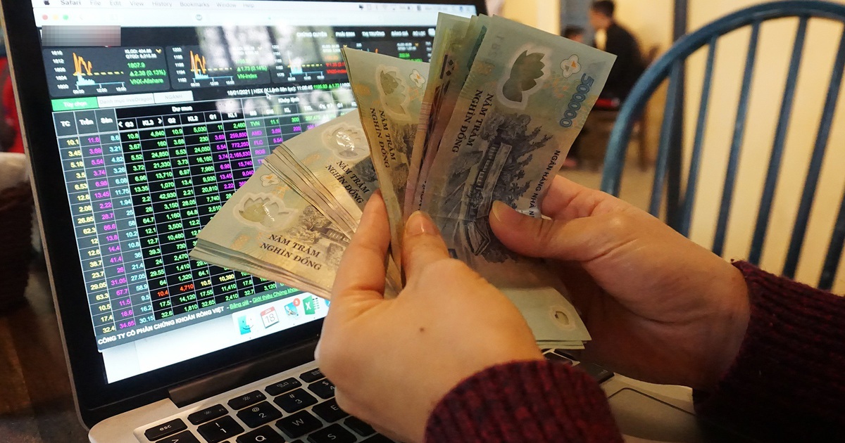 Chứng khoán "sốt xình xịch" mơ làm giàu có dễ?