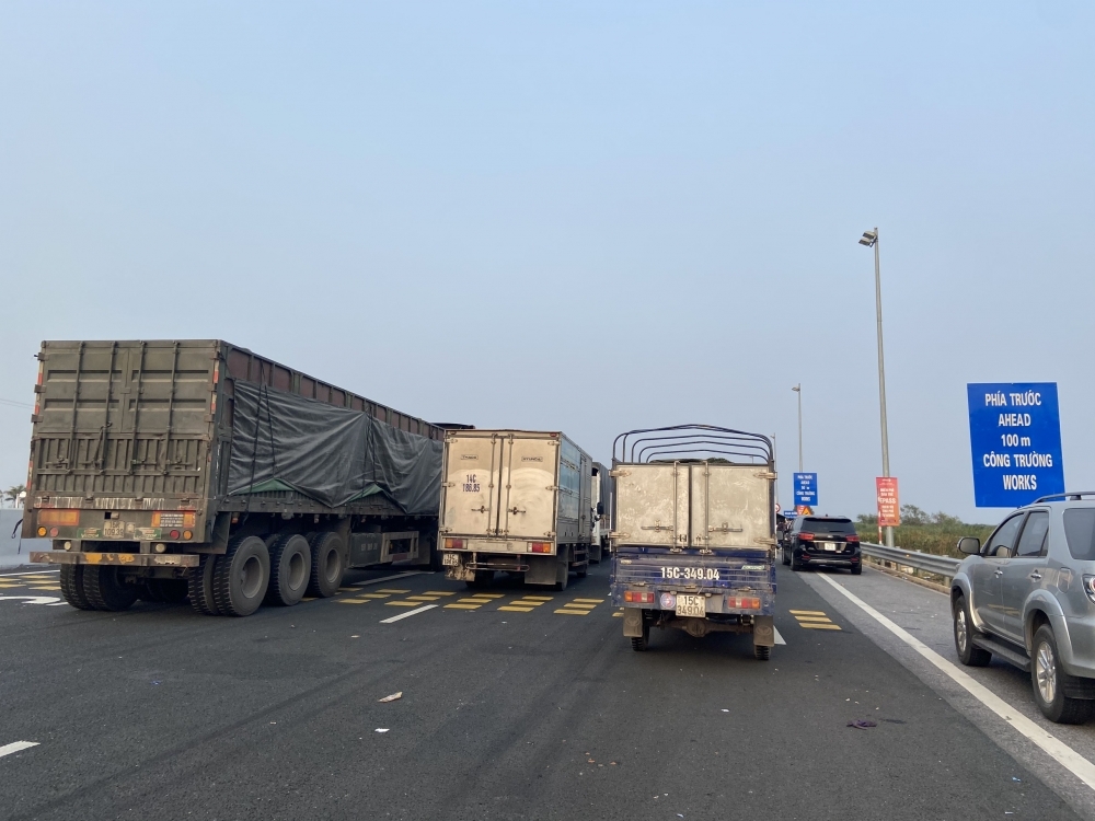 Quảng Ninh hỗ trợ Hải Dương 4 tỉ đồng để dập dịch Covid-19 Quảng Ninh hỗ trợ Hải Dương 4 tỉ đồng để dập dịch Covid-19