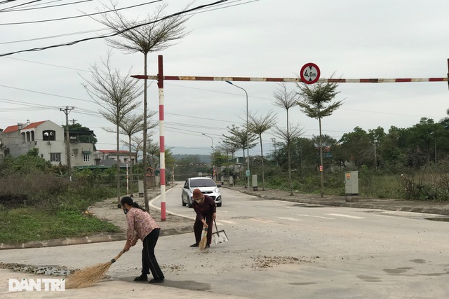 Người dân Chí Linh đón giao thừa muộn với 