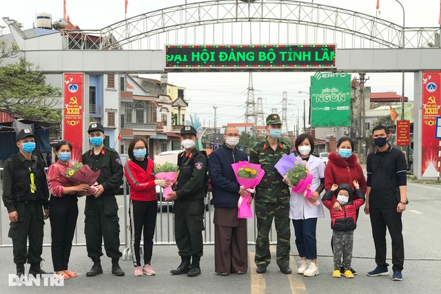 Người dân Chí Linh đón giao thừa muộn với 