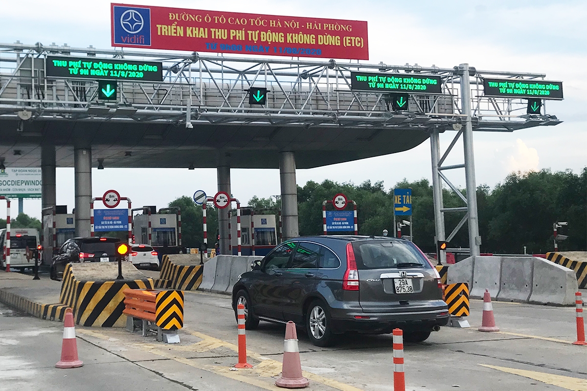 Cao tốc Hà Nội - Hải Phòng tạm dừng thu phí thủ công từ ngày 5/5 Chốt thời hạn thu phí tự động không dừng, đẩy mạnh dán thẻ ETC
