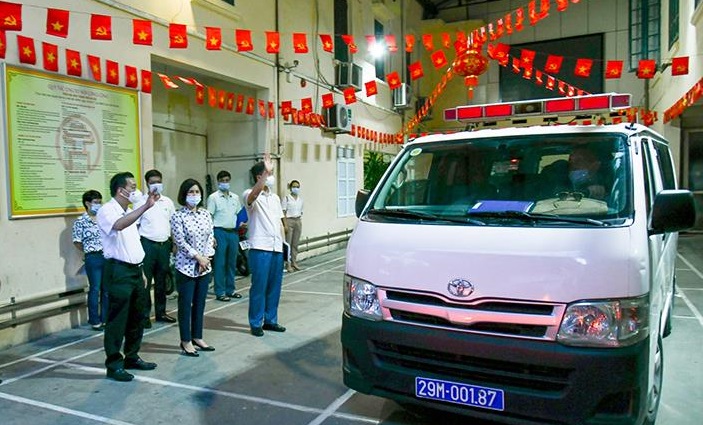 Chùm ảnh: Chủ tịch UBND TP Chu Ngọc Anh tiễn Chùm ảnh: Chủ tịch UBND TP Chu Ngọc Anh tiễn
