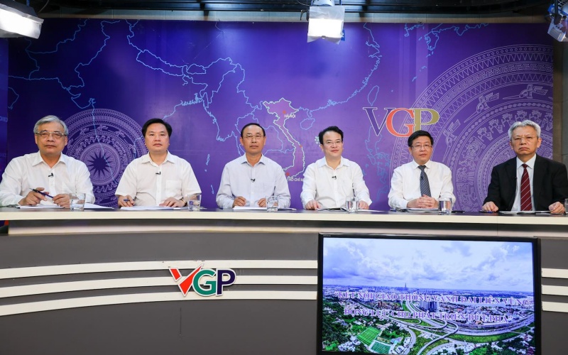 Kết nối giao thông liên vùng, tạo đột phá mới cho Hà Nội và TP Hồ Chí Minh Kết nối giao thông liên vùng, tạo đột phá mới cho Hà Nội và TP Hồ Chí Minh