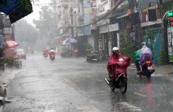 Bắc Bộ và Thanh Hóa mưa lớn, Trung Bộ bớt nắng nóng