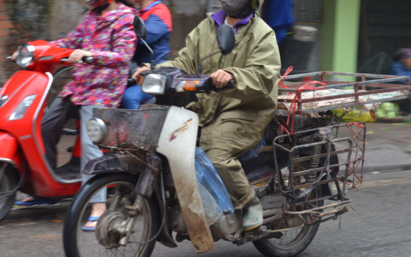 Hà Nội: Đo kiểm khí thải xe môtô, xe gắn máy cũ và hỗ trợ người dân đổi xe mới - Vimarsana News